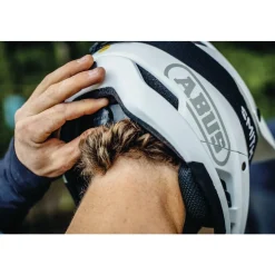 ABUS Airdrop MIPS Helm - velvet black