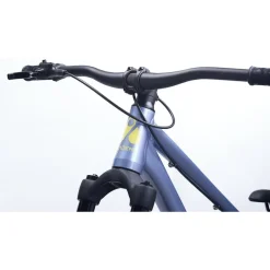 Kindermountainbikes < Academy PUMP 6 - 26" Kinderfiets - 2026 - frost