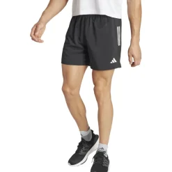Broeken & Rokken < adidas Own the Run Korte Broek 7" Heren - zwart IY0704