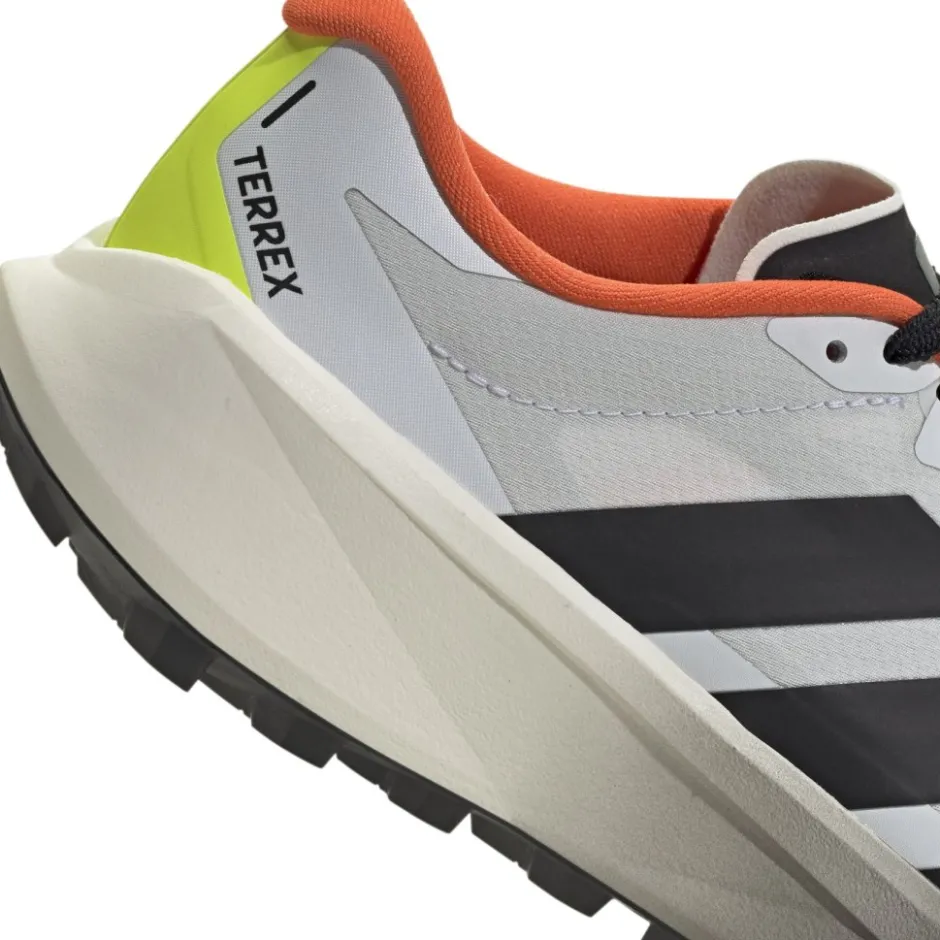 Hardloopschoenen Dames|Schoenen < adidas TERREX Agravic 4 Trailrunningschoenen Dames - cloud white/core black/semi impact orange KK1136