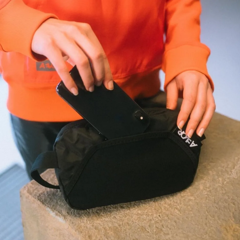 Heuptassen & Drinkgordels < Aevor Ease Heuptas 2L - Ripstop Black