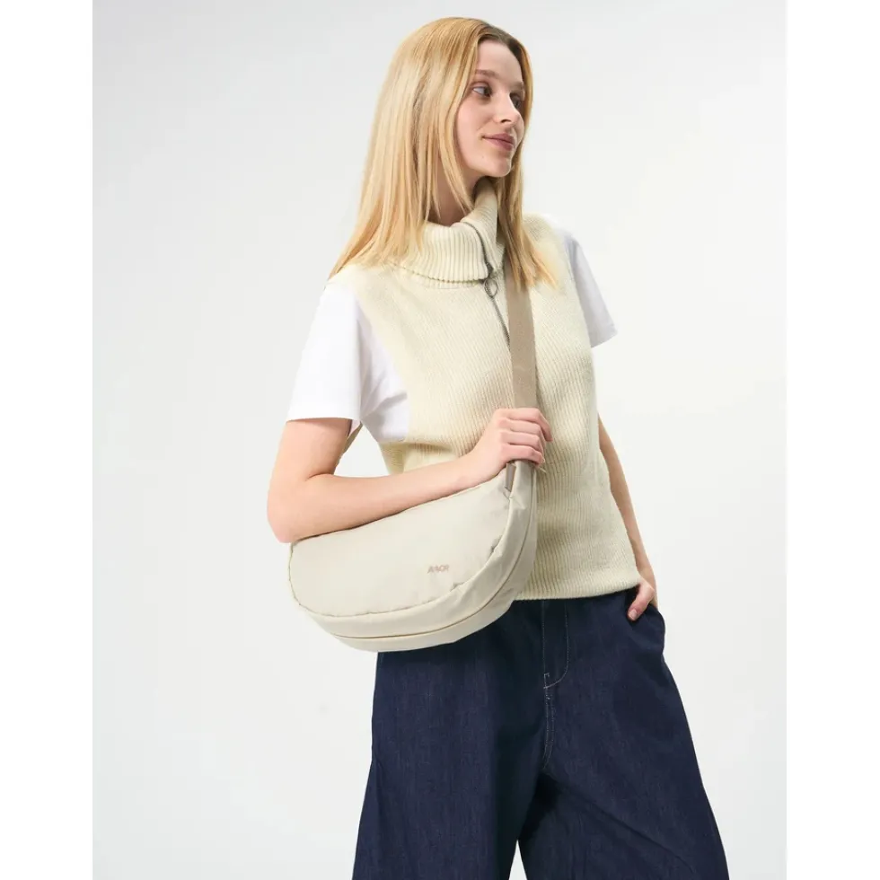 AEVOR Sling Schoudertas 7.5L - Off-White