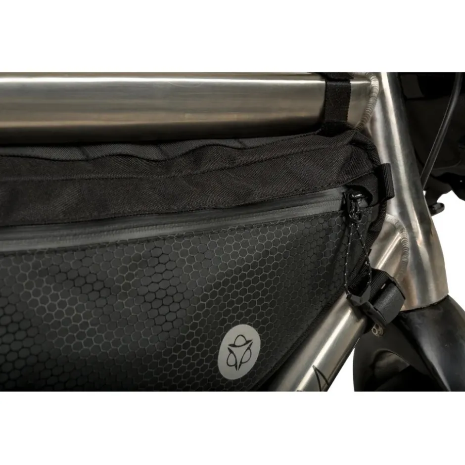 Frametassen < AGU Venture Tube Frametas - 5.5L - zwart