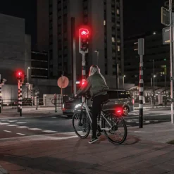 AXA Juno 6-12V E-Bike Fietslamp Achter mit Remlicht - 80 mm