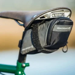 Blackburn Grid Medium Seat Bag Zadeltas - 0.8 L - zwart
