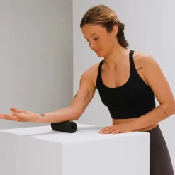 Spierstimulatie & Massage < BLACKROLL MINI Fascia-Rol - zwart/grijs
