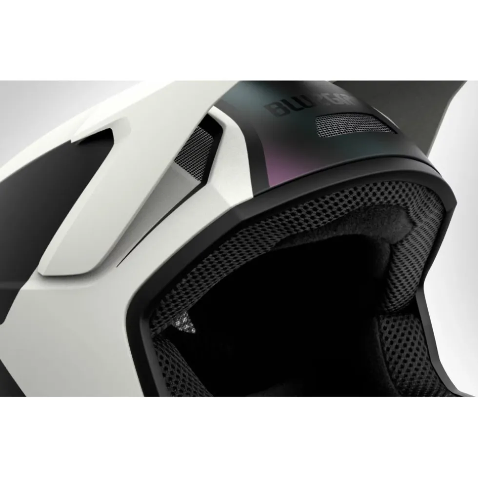 Bluegrass Legit MIPS Integraalhelm - black matt