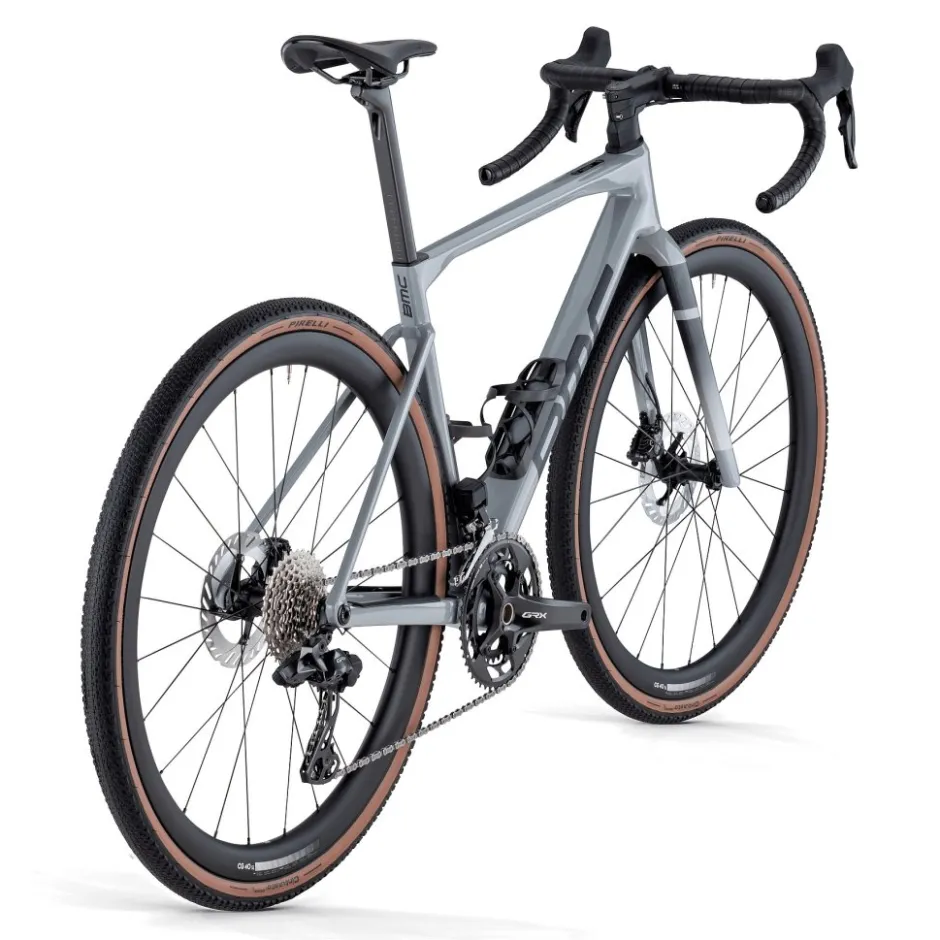 Race Gravelbikes < BMC KAIUS 01 THREE - Carbon Gravel Bike - 2026 - iron grey / black