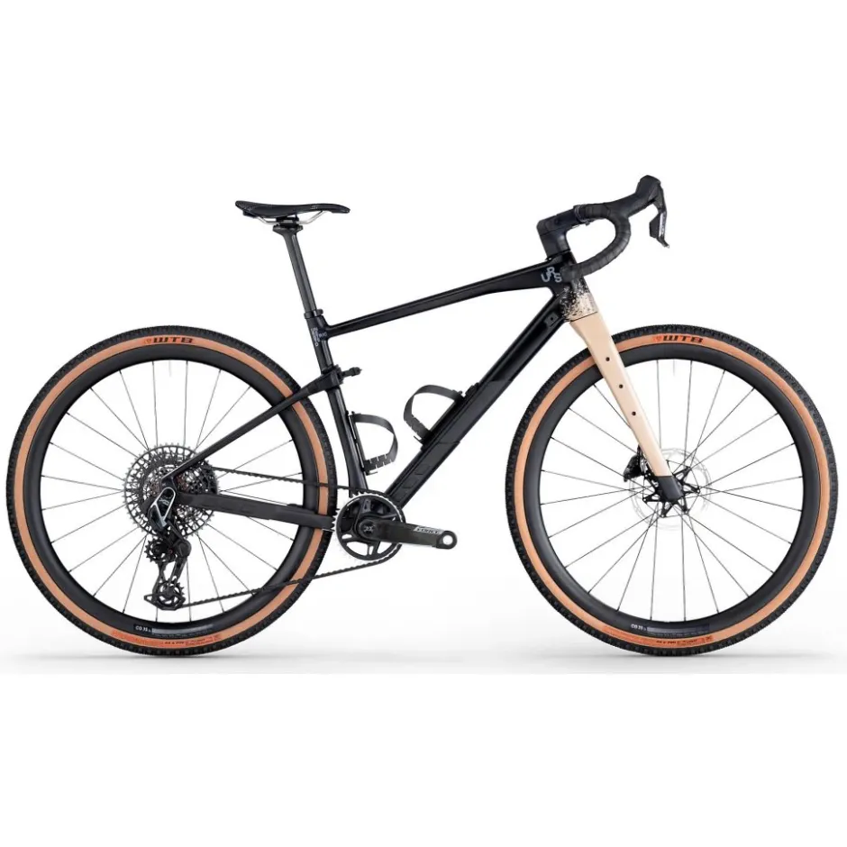 Gravelbikes Bikepacking < BMC URS 01 ONE - Carbon Gravebike - 2026 - carbon back / arrone