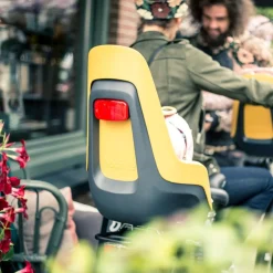 Kinderzitjes < Bobike ONE maxi Fietsstoeltje voor Kinderen - Bagagedrager-Bevestiging - Mighty Mustard