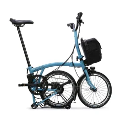 Elektrische Fietsen|Elektrische Vouwfietsen < Brompton Electric C Line - 4-Speed - Mid Bar - Extended Seatpost - Rear Rack - 16" Elektrische Vouwfiets - 2026 - cloud metalic