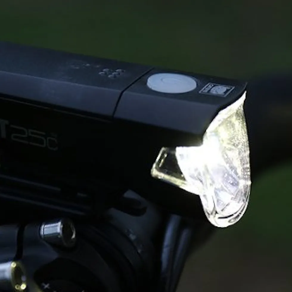 Cat Eye GVolt25C Front Light - black
