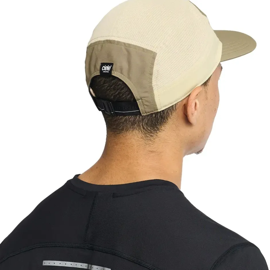 Mutsen < CIELE ATHLETICS GOCap - Comp Century loopmuts - canvas safari