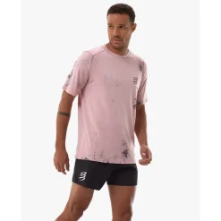 Compressport Performance Running T-Shirt Heren - Eat My Dust! - zephyr tie dye