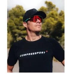 Mutsen < Compressport Trucker Pet - black/black reflective