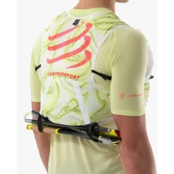 Rugzakken & Drinksystemen < Compressport UtRun Evo Pack 10 Drinkrugzak - sugar/green camo
