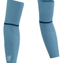 Armwarmers, Beenwarmers & Kniewarmers|Armwarmers, Beenwarmers En Kniewarmers < Compressport ArmForce Ultralight Compressie Armwarmers - denim/white reflective