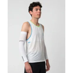 Armwarmers, Beenwarmers & Kniewarmers|Armwarmers, Beenwarmers En Kniewarmers < Compressport ArmForce Ultralight Compressie Armwarmers - wit