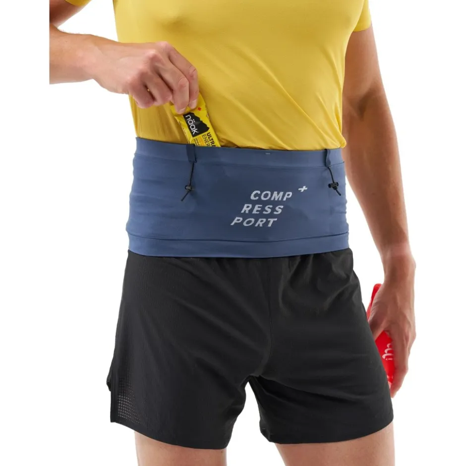 Tassen < Compressport Free Pro Hardloopriem - indigo