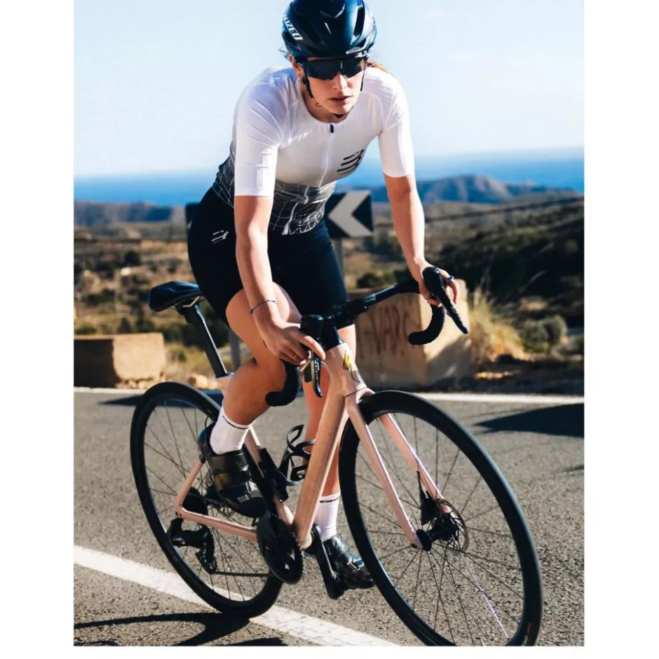 Fietssokken < Compressport Pro Racing Compressiesokken v4.0 Ultralight Bike - wit/zwart