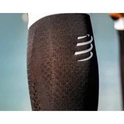 Sportbandages & Braces|Sportbandages & Braces < Compressport R2 3.0 Kuitcompressoren - zwart/wit