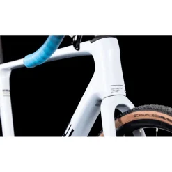 CUBE CROSS RACE C:62 Race - Carbon Cyclocrossfiets - 2026 - polarwhite / blue