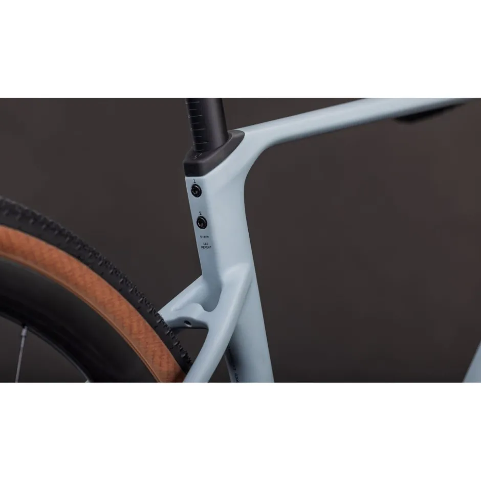 Gravelbikes Bikepacking < CUBE NUROAD C:62 Pro - Carbon Grave Bike - 2026 - vucan / prism
