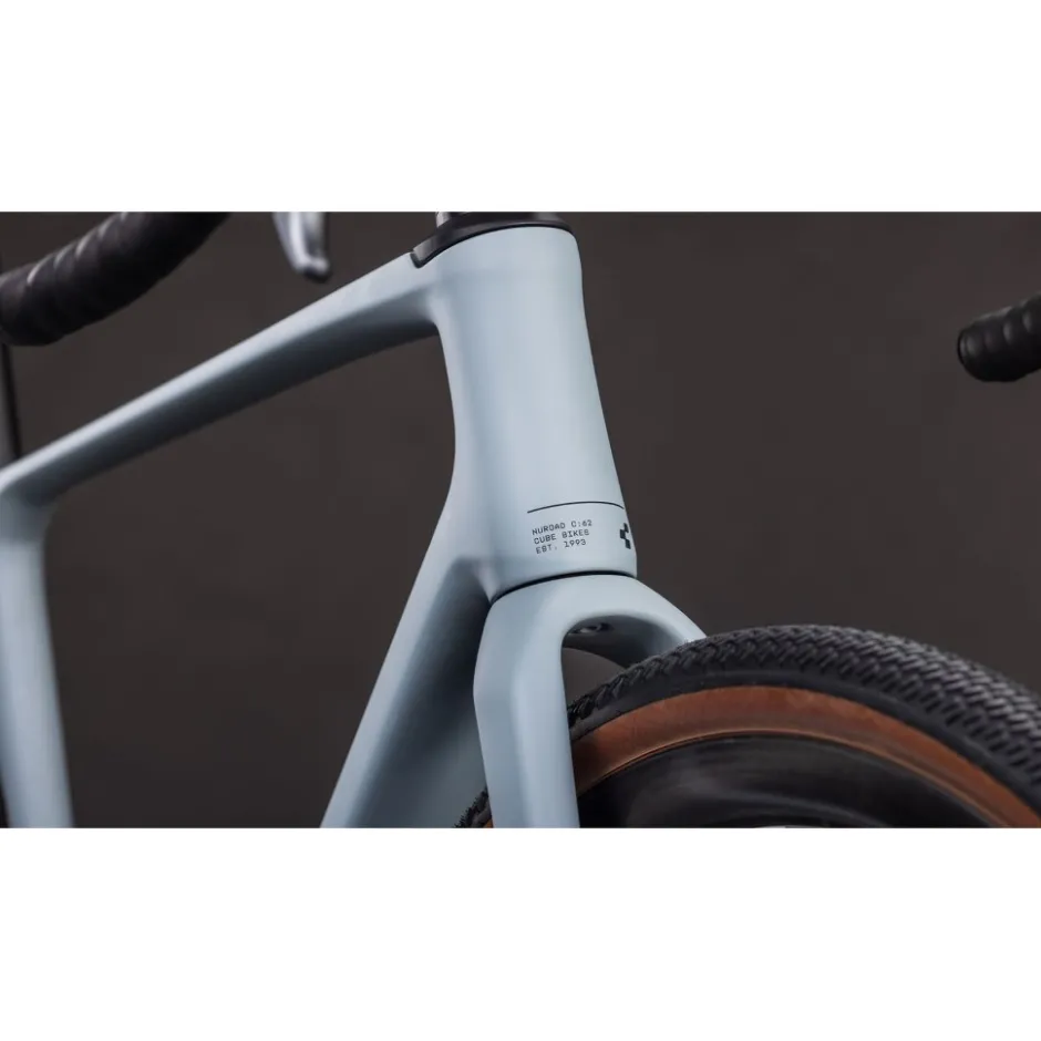 Gravelbikes Bikepacking < CUBE NUROAD C:62 Pro - Carbon Grave Bike - 2026 - vucan / prism