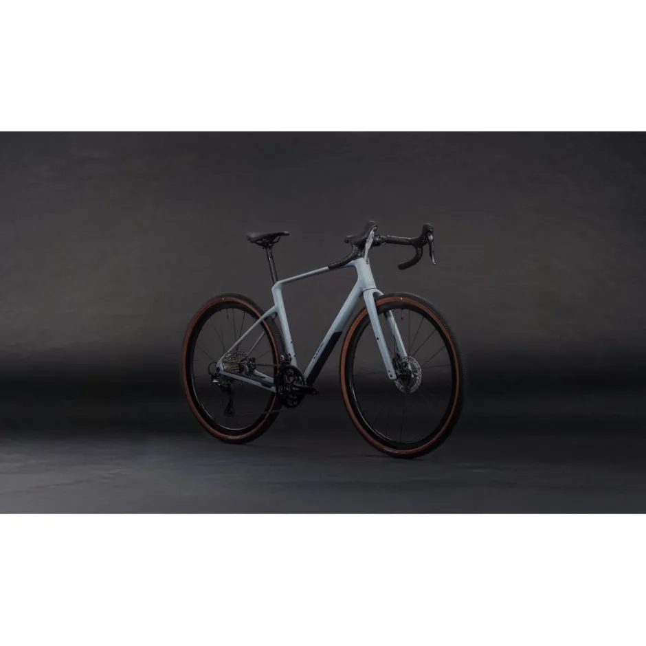 Gravelbikes Bikepacking < CUBE NUROAD C:62 Pro - Carbon Grave Bike - 2026 - vucan / prism