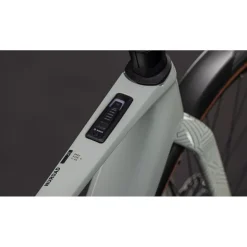 Elektrische Gravelbikes|Elektrische Fietsen < CUBE NUROAD HYBRID C:62 Race 400X FE - Carbon Grave E-Bike - 2026 - reedbeige / back