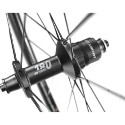 DT Swiss ARC 1100 DICUT 80 Achterwiel - 28" | Carbon | Clincher - QR 130 - HG-EV / XDR
