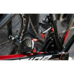 Elite Custom Race Plus Bottle Cage - black mat/white graphic