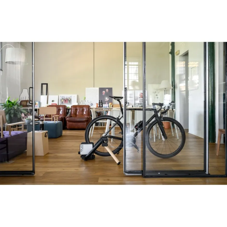 Fietstrainers|Rollerbanken < Elite Tuo - Wheel On Cycletrainer 2022 - black