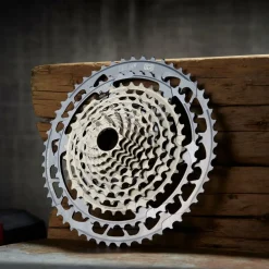 E-Bike Aandrijving|Cassettes < e*thirteen Helix Race Cassette | 12-Versnelling | 9-52 Tanden | SRAM XD/XDR - grijs