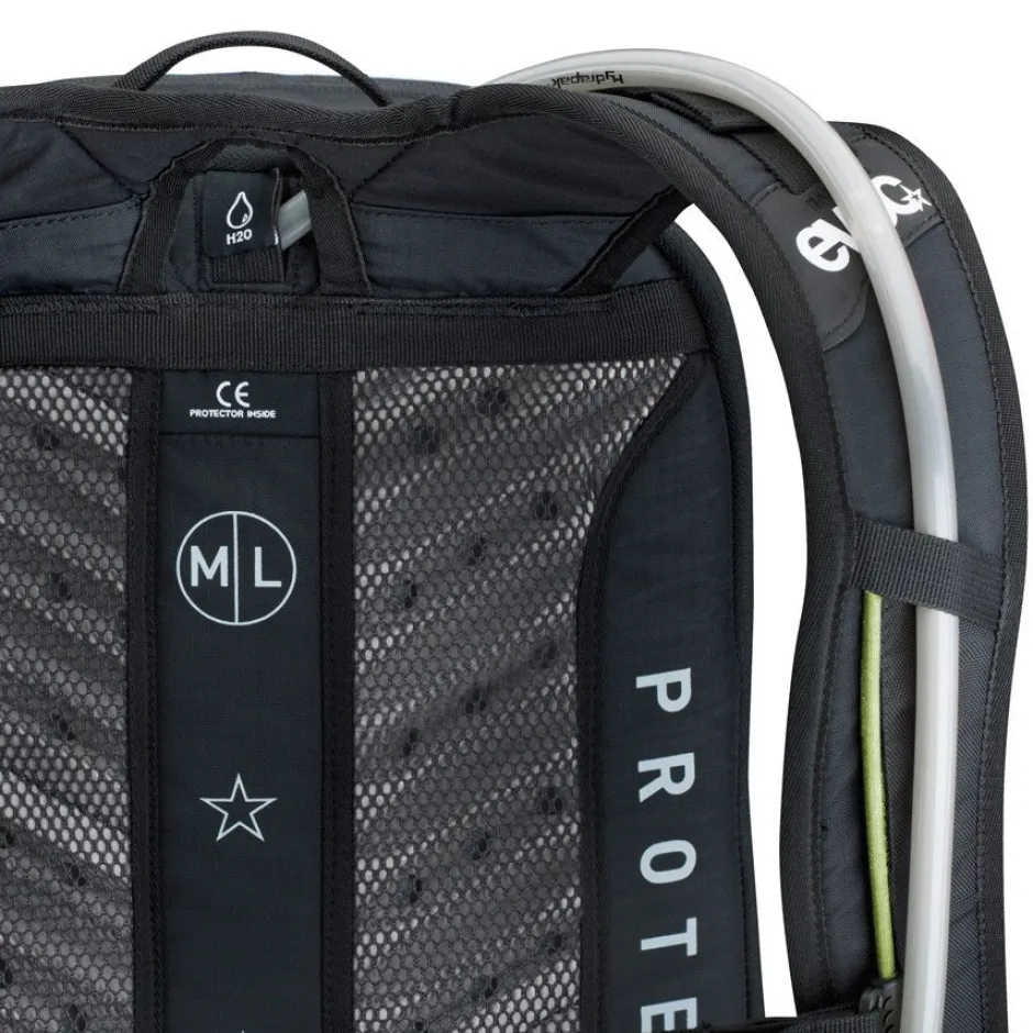 Drinkrugzakken < Evoc Fr Trail Blackline 20 Protector Rugzak - Zwart