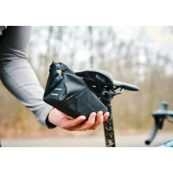 Zadeltassen < Fidlock PINCLIP Zadeltas + PINCLIP Saddle Base - 0.7L - zwart