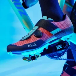 Gravelschoenen|Gravel Schoenen < Fizik Vento Ferox Carbon MTB-Schoenen Unisex - black/black
