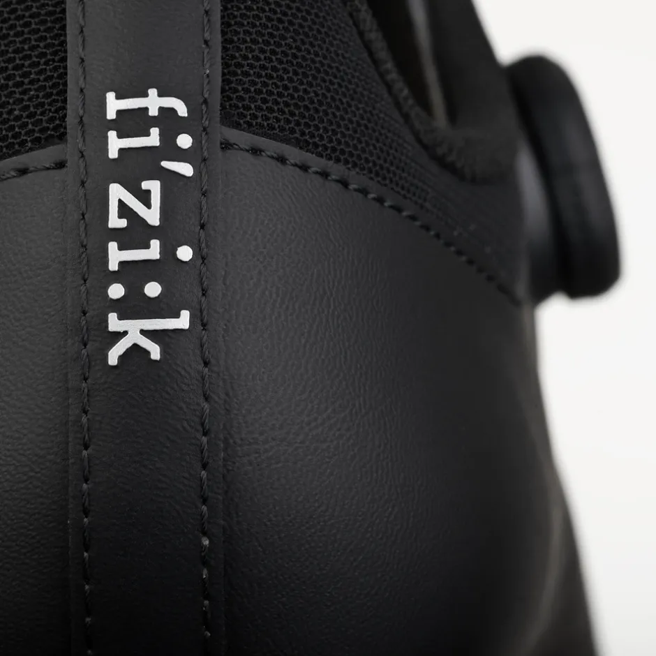 Klikschoenen|Wielrenschoenen < Fizik Vento Omna Racefietsschoenen Unisex - zwart/zwart