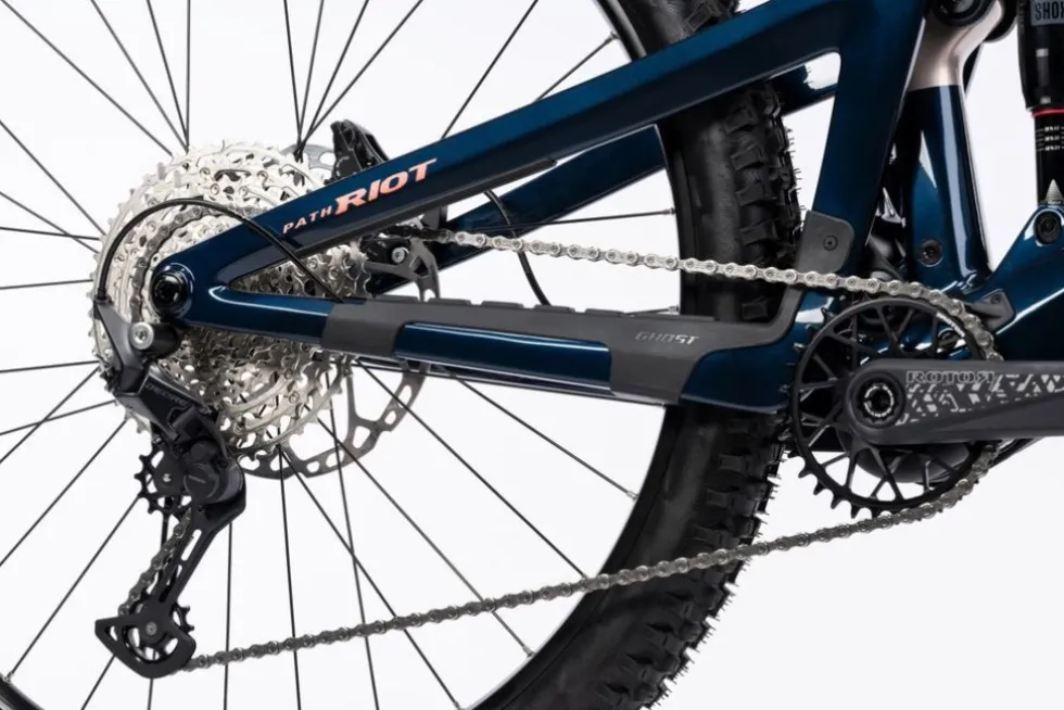 Ghost PATH RIOT CF Advanced - Carbon E-Mountainbike - 2025 - ink blue / coffee ice rose - glossy
