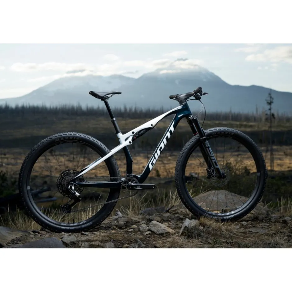 Mtb Full Suspension|Crosscountry Mountainbikes < Giant ANTHE ADVANCED S 2 - 29" Carbon TB - 2026 - ariana Bue/Icice White