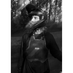 Borstbeschermers < ION Bike Protect ARCON HD PRO Borstbeschermer - Zwart