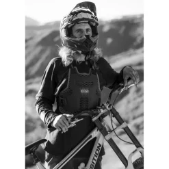 Borstbeschermers < ION Bike Protect ARCON HD PRO Borstbeschermer - Zwart