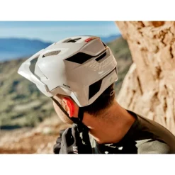 Lazer Impala KinetiCore MTB-helm - matte full white