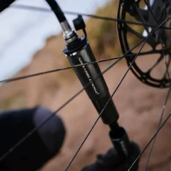 Lezyne CNC Pocket Drive HV - Minipomp incl. hendelset & CO2-patroon - glossy black