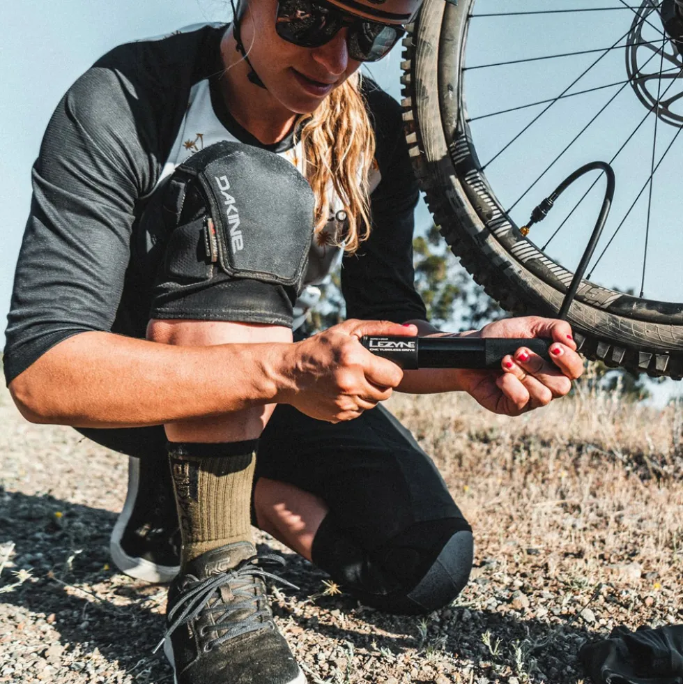 Lezyne CNC TUBELESS Drive Mini Pump - black