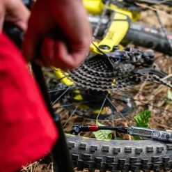 Lezyne Digital Travel Vloerpomp - zwart