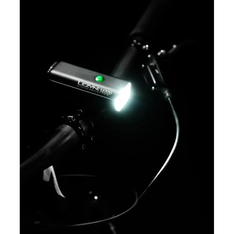 Lezyne Macro Drive 1400+ Fietslamp Vooraan - satin black