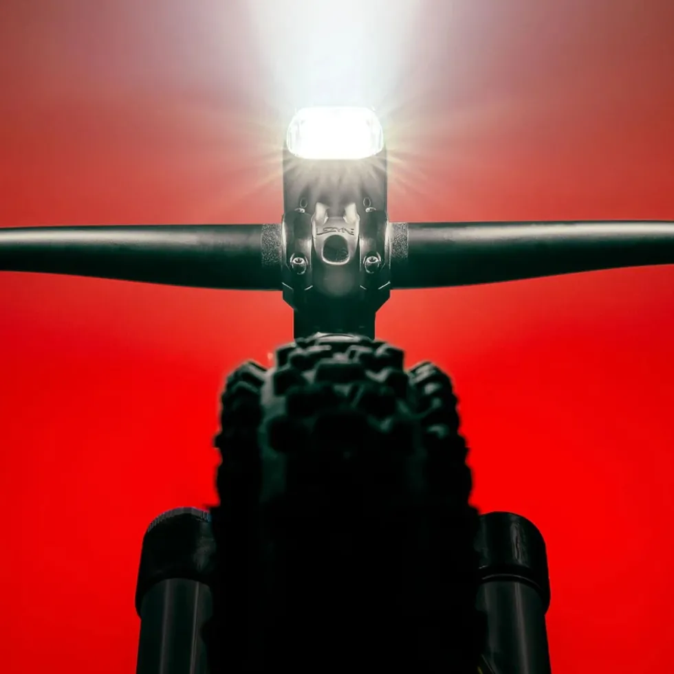 Lezyne Mega Drive 2400+ Fietslamp Vooraan - zwart