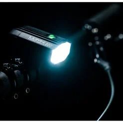 Voorlampen|Verlichting < Lezyne Micro Drive 800+ Fietslamp Vooraan - satin black