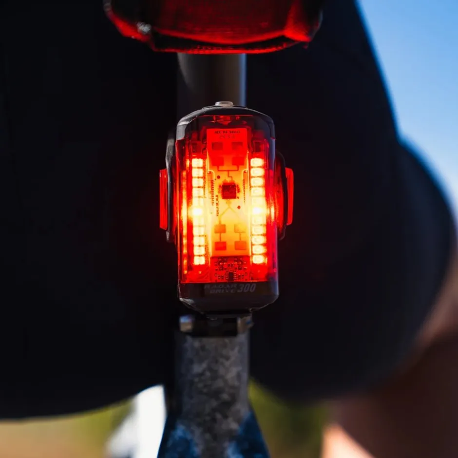 Verlichting|Achterlampen < Lezyne Radar Drive Fietslamp Achteraan